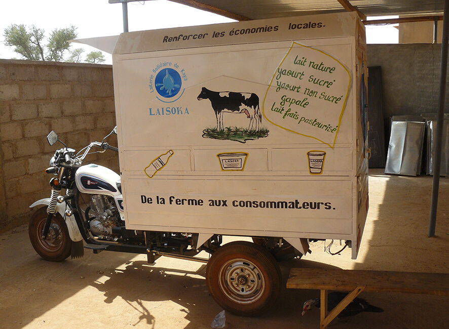 Camionnette-Transport-produits-lait-local © Apil