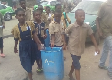 Au Congo Brazzaville : sensibiliser les écoliers à la gestion des déchets
